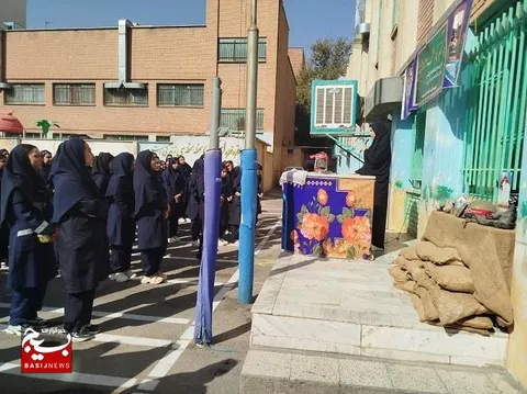 مراسم بازگشایی دبستان شهید دستغیب با حضورفرمانده بسیج دانش آموزی برگزار شد