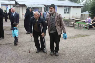 ویزیت و درمان رایگان در بیمارستان صحرایی رودبار + عکس