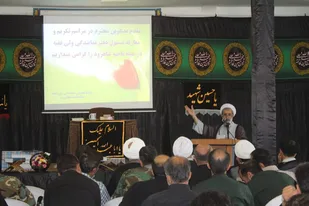 بصیرت افزایی لازمه جامعه امروز/تمرکز دشمن در تخریب ولایت