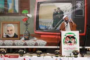 انقلاب اسلامی ایران؛ انقلاب قرآنی و اسلام ناب است/ ملت ایران الگوی آزادی خواهان جهان است