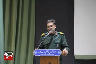 لباس سربازی نماد ایثار و فداکاری شهدا است