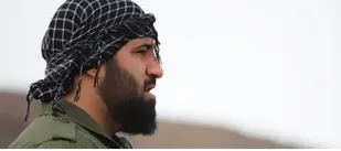 عَلَم انقلاب همیشه بر دوش بسیجی است، حتی اگر تنها بماند