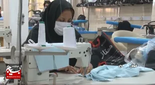 کارآفرینی و اشتغالزایی برای ۲۵ نفر  با تولید لباس در شوش + فیلم