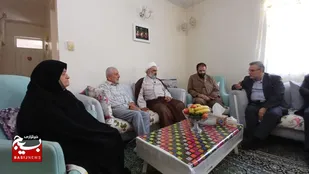دیدار مسئول دفتر نمایندگی ولی فقیه در سپاه قدس گیلان با خانواده شهیدان خدمتی در کوچصفهان