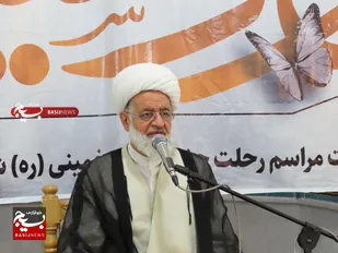 مراسم ارتحال امام خمینی(ره) در شهر بهارستان برگزار شد.