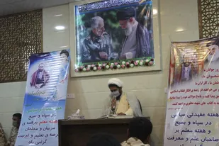 محفل انس با قرآن کریم در درمانگاه شهید ثمره  سپاه زرند  برگزارگردید