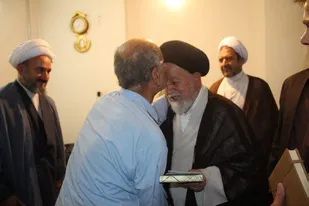 دیدار نماینده ولی فقیه در استان سمنان با خانواده شهدا شاهرود+تصاویر