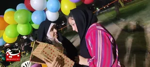 ترویج حجاب و عفاف با برپایی غرفه  یک حس خوب  توسط بانوان بسیجی در اهواز