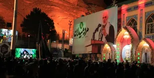 طنین ندای الله اکبر در ساعت ترور شهید سلیمانی بر مزار ایشان
