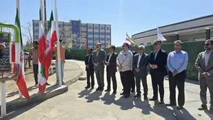 پرچم نماد هویت و سربلندی هر کشور است