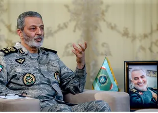 حاج قاسم منادی وحدت ارتش و سپاه بود/تکلیف داریم که مسیر روشن شهدا را  ادامه دهیم
