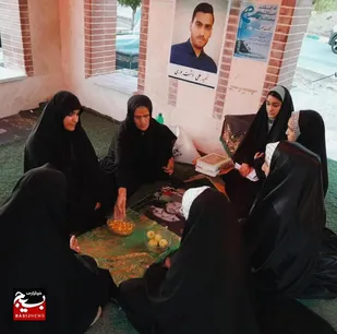 عطرافشانی مضجع شهدای آبادتنگستان؛ جلوه&zwnj;ای از وفاداری بسیجیان خواهر در هفته دفاع مقدس