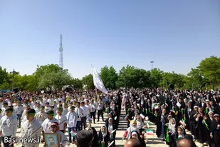 همخوانی سرود &laquo;سلام فرمانده&raquo; در شهرستان فامنین