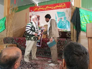 روایتگری دفاع مقدس در گردهمایی رزمندگان روستای تاش شاهرود
