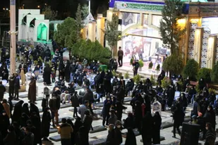 بی تابی خیل عاشقان حاج قاسم در سالگرد در جوار مزار ایشان