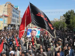 پیکر شهید&laquo;حیدر ابراهیم&zwnj;خانی&raquo; اولین شهید مدافع حرم ملایر تشییع شد