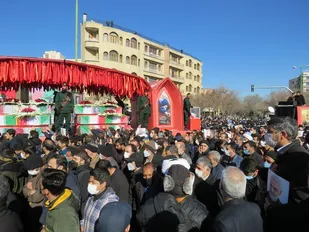 حضور مسئولین و کارکنان سپاه ناحیه امام رضا (ع) در تشیع شهدای تازه تفحص شده
