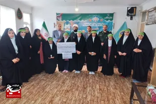 دیدار جمعی از دانش&zwnj;آموزان مدرسه فرزانه رزن با امام جمعه این شهرستان