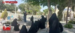 زائران گلستان شهدای اصفهان