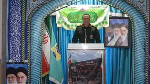 حضور پرشور بسیجیان بخش دلوار در نماز جمعه به مناسبت هفته دفاع مقدس