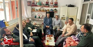 دیدار فرمانده سپاه قدس گیلان با خانواده شهیدان شعبانی در لنگرود