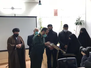 دیدار فرمانده سپاه استان سمنان با خانواده جستجوگر نور، شهید حاجی قاسمی+ تصاویر