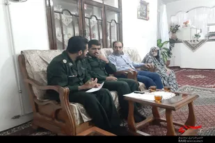 دیدار بسیجیان حوزه شهیدان &laquo;حاجی&zwnj;بابایی&raquo; با خانواده شهدا