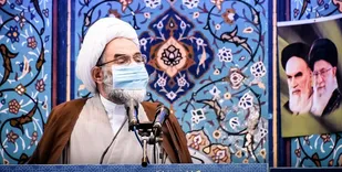 امام جمعه رشت:آب برای کشاورز گیلانی باید یارانه&zwnj;ای شود/نگاه صرف به ضعف&zwnj;ها، نگاهی ارتجاعی است