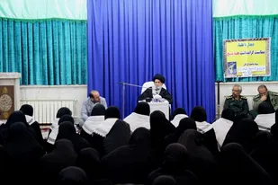 دیدار بسیجیان خواهر شهرستان  گرگان با آیت الله میبدی