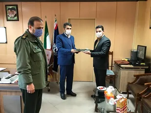 تقدیر فرمانده سپاه ناحیه از مدیر شرکت پخش فرآورده های نفتی منطقه شاهرود+ تصاویر