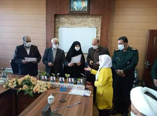 از برگزیدگان پویش چهل سال مقاومت تجلیل شد