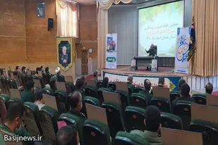 برگزاری نشست روشنگری و جهاد تبیین در تیپ انصارالحسین(ع) همدان
