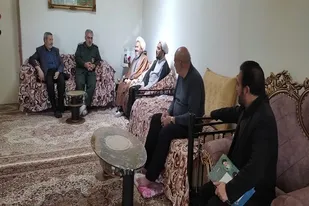 فرمانده سپاه شاهین&zwnj;دژ با خانواده شهید مصطفوی دیدار کرد