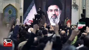 لحظه اعلام انتخاب آیت&zwnj;الله سیدمجتبی خامنه&zwnj;ای به عنوان رهبر انقلاب در اردبیل