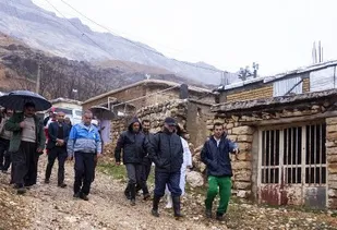 بازدید استاندار از کوهرنگ و تخلیه 8روستای شهرستان