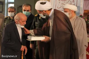 دیدار نخبگان قرآنی خانواده سپاه با امام جمعه همدان