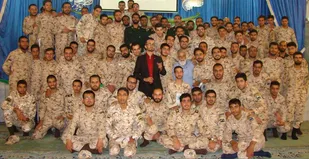 همزمان با شب ولادت کریم اهل بیت ، امام حسن مجتبی (ع) محفل انس و مودت سربازان ناحیه امام صادق (ع) برگزار شد.