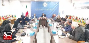 در کنار هم برای عبور کشور از گذرهای سخت اقتصادی تلاش می کنیم/پیگیر ساخت مدرسه تجارت در قزوین هستیم&nbsp;