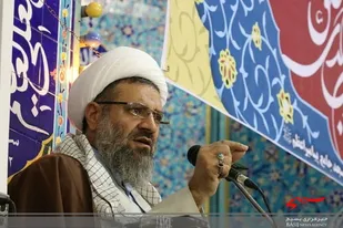 در مسیر ولی فقیه زمان خود حرکت کنیم/ از راه انبیاء و ولایت جدا نشویم
