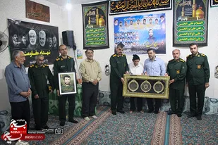 دیدار فرمانده سپاه جوادالائمه(ع) شهرستان دشتستان با خانواده شهید احمد اسدی