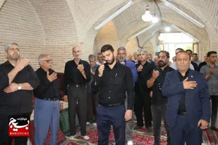 برگزاری مراسم گرامیداشت رهبر شهید انقلاب در مسجد حاج قاسم ملایر