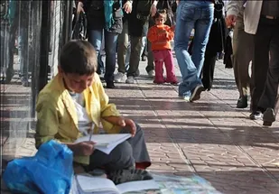 بهزیستی 10 کودک کار زنجانی را توانمند کرد