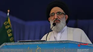 امام رضا محور تشکیلات امت اسلامی است/ این&zwnj;ها اثر هنری نیستند، فقط چون بی&zwnj;ادبی کردند جایزه گرفتند/ سرود &laquo;سلام فرمانده&raquo; حرکت خوبی بود