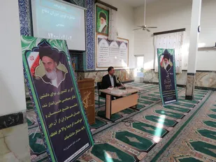 برگزاری محفل خاطره گویی و روایتگری انقلاب اسلامی در ناحیه مرکزی یزد