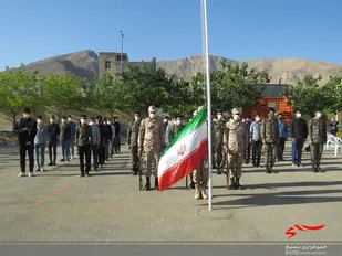 صبحگاه مشترک در مدرسه شهید رضویان دهاقان برگزار گردید