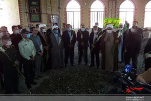 مرقد شهدای گمنام  ازنا به مناسبت هفته دفاع مقدس غبارروبی شد