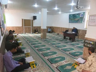 برگزاری محفل انس با قرآن کریم در سپاه ناحیه بستک مناسبت هفته عقیدتی سیاسی در سپاه