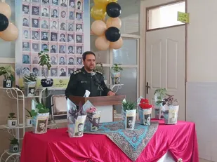گلدان های دبستان شهید گنجی به نام شهدای فرهنگی استان مزین گردیدند