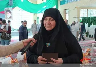 جامعه اسلامی باید مطیع امر رهبر زمان خود باشند