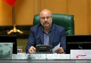 ملت ایران علاوه بر دشمن خارجی، برابر منافقان داخلی نیز ایستاده است
